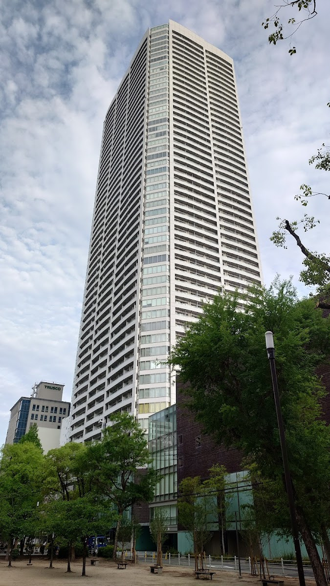 大阪 OSAKA HIBIKINOMACHI THE SANCTUS TOWER