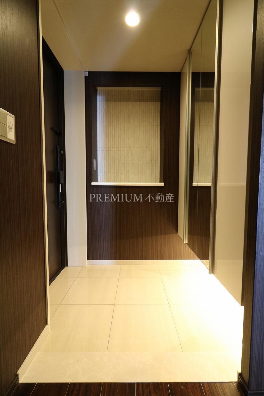 LAUREL TOWER SHINSAIBASHI