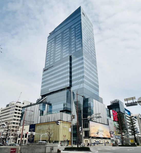 心斎橋に新複合ビル「クオーツ心斎橋」開業、地価上昇が加速