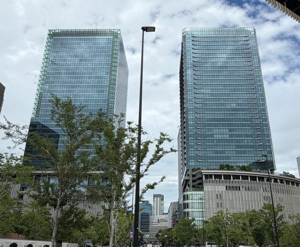 JR大阪駅北の高級タワーマンション建設進行中、投資家は慎重に